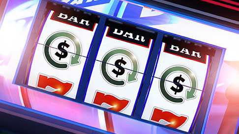 Real time rewards logos on slot machine reel